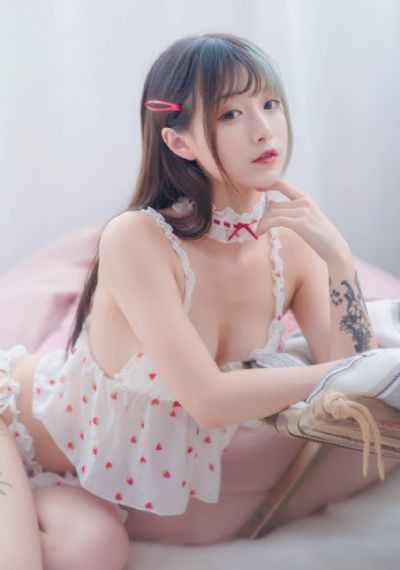 三个人对我又又摸_剧情片高清视频观看