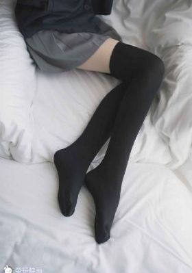 吻胸裸体做爱片_BD英语免费全集观看