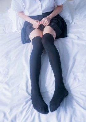 班长你轻点灬爽灬宝贝_未删减完整版