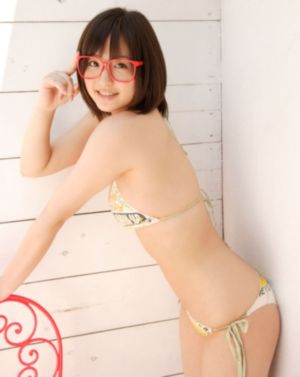 鞠婧祎蹲着吐舌头流白色液体_超清免费观看最新