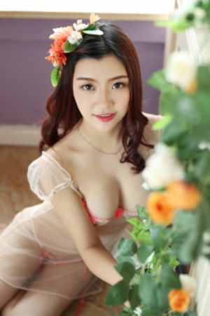 亚洲AV专区一专区二专区三_超清电影完整版在线观看